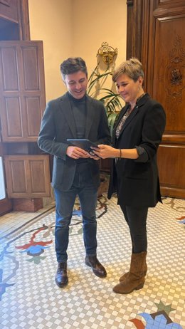 Los concejales de Presidencia y de Movilidad de Granada, Jorge Saavedra y Ana Agudo