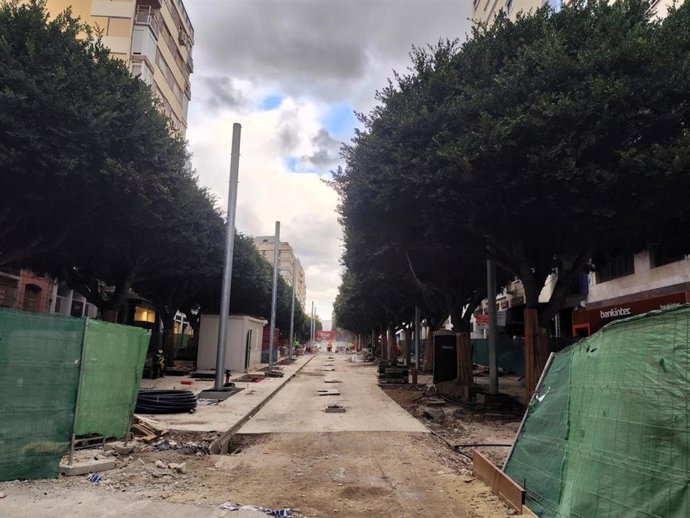 Obras de remodelación del Paseo de Almería.