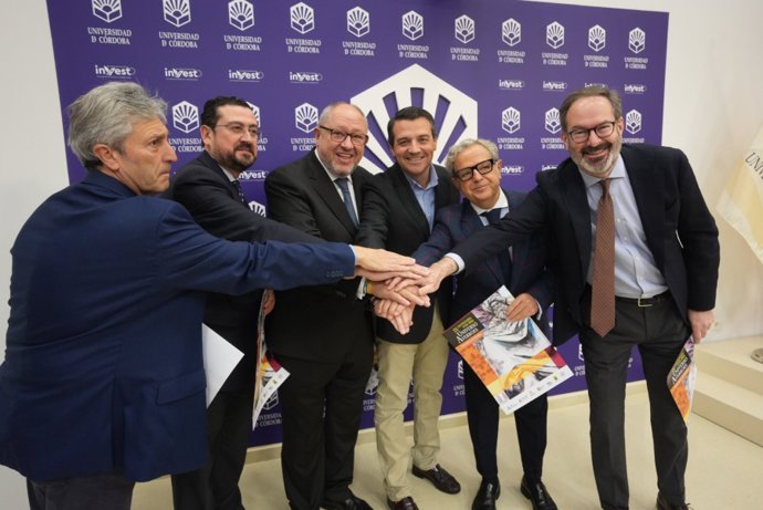 Representantes de las instituciones firmantes del memorando de colaboración para la celebración del Año Averroes en 2026.