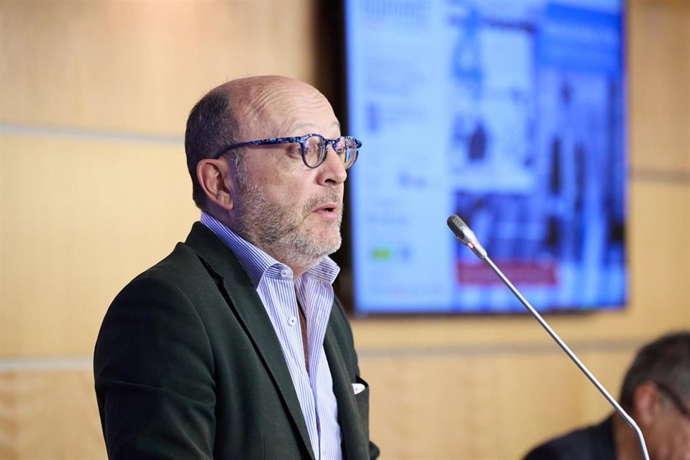 Archivo - El delegado del Área de Gobierno de Políticas Sociales, Familia e Igualdad del Ayuntamiento de Madrid, José Fernández Sánchez,  interviene en una mesa redonda durante la VII edición de Madrid Summit.