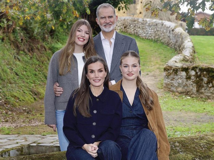 Los Reyes y sus hijas han enviado su tradicional felicitación navideña