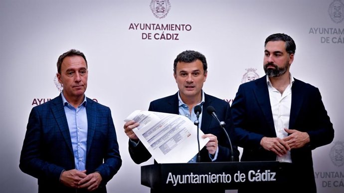 El alcalde de Cádiz, Bruno García, en rueda de prensa este viernes 12 de diciembre.