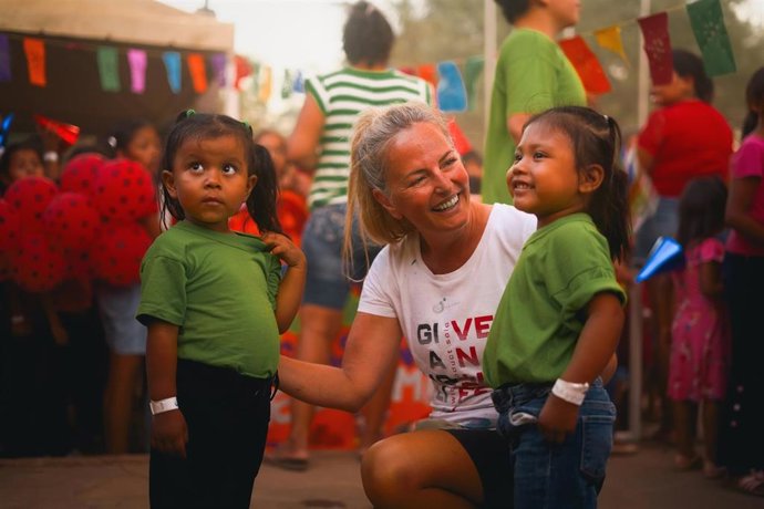 Archivo - PM We Care: ayuda para niños y familias más allá de las fronteras