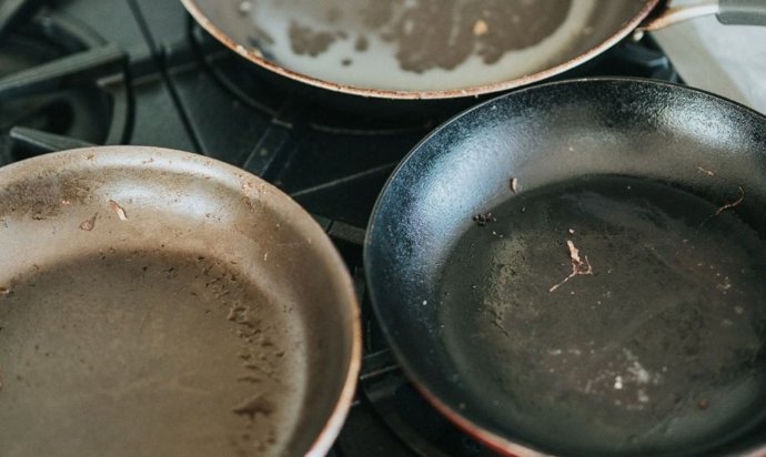 Lustra panelas sem bicarbonato de sódio e limão: a mistura que você tem em casa limpa como produtos caros.