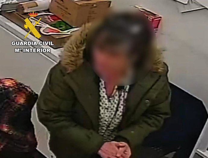 Detenida una mujer por robar más de 8.000 euros de una tienda alimentación y cuidado de animales de Marratxí