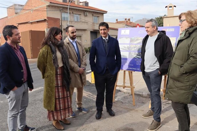 Inauguración de la rehabilitación de la travesía CM-4120 en Fuente El Fresno.