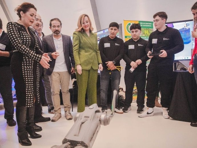 La ministra de Educación, Pilar Alegría, participa en las jornadas 'Conectando talento'.