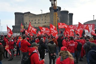 December 12, 2025, Naples, Rome, Italy: Piazza Municipio, a general strike called by the CGIL against the budget plan. Naples, Italy 12 December 2025