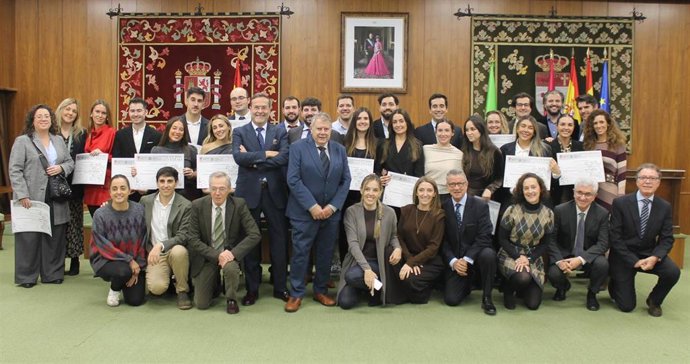 Odontólogos que han concluido el XV Máster en Cirugía Bucal, Implantología y Periodoncia en León.