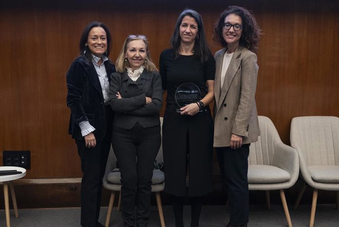 La Fundación Jiménez Díaz y Farmaindustria explican a jóvenes estudiantes la importancia de la investigación