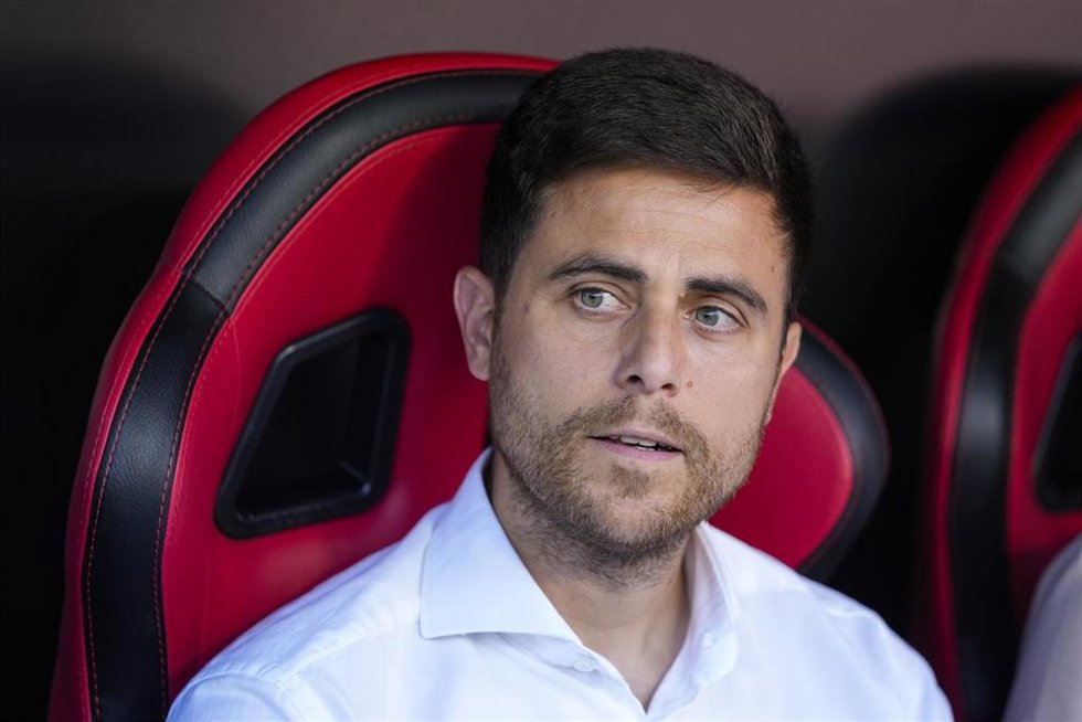 Archivo - El entrenador del CA Osasuna, Alessio Lisci, en un partido de LaLiga EA Sports en Sevilla