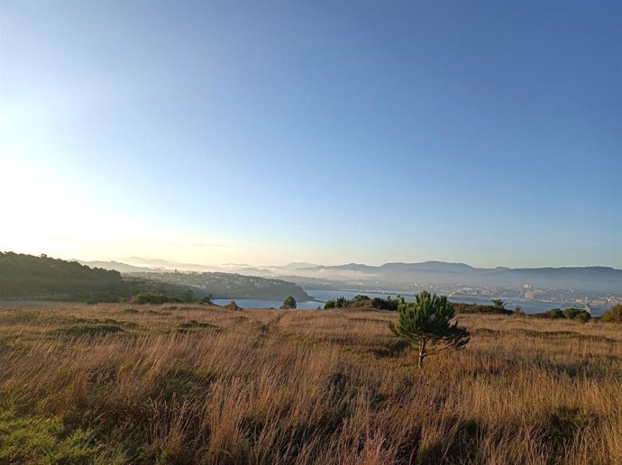 Archivo - Cielo despejado sobre Bizkaia