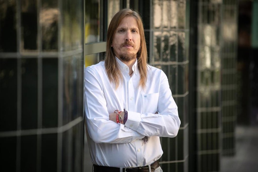 Archivo - El secretario de Organización y coportavoz de Podemos, Pablo Fernández, posa para Europa Press, a 17 de julio de 2025, en Madrid (España). 