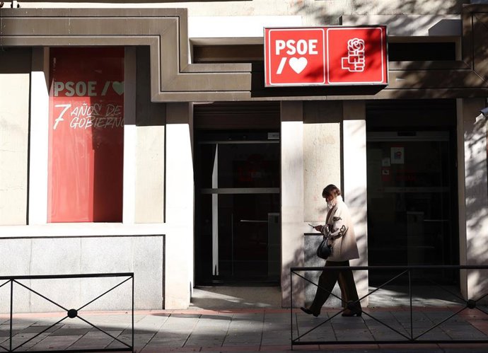 Fachada de la sede del PSOE en Ferraz, a 27 de noviembre de 2025, en Madrid (España).