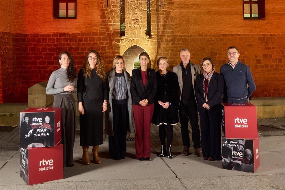 La presidenta de Navarra, María Chivite, participa en el preestreno del documental 50 años del gran cambio. A flor de tierra, de RTVE.
