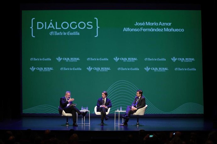 El expresidente del Gobierno José María Aznar y el líder autonómico de Castilla y León, Alfonso Fernñandez Mañueco, mantienen un encuentro en Valladolid