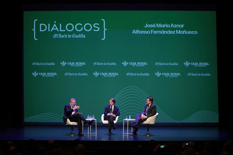 El expresidente del Gobierno José María Aznar y el líder autonómico de Castilla y León, Alfonso Fernñandez Mañueco, mantienen un encuentro en Valladolid