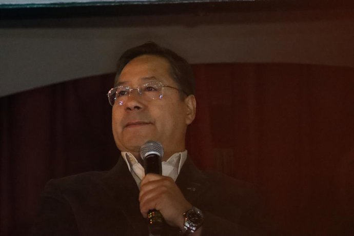 Archivo - May 14, 2025, La Paz, La Paz, Bolivia: Bolivian President Luis Arce called for unity before hundreds of supporters at the presidential palace, a day after announcing his withdrawal from the presidential re-election race. Arce did not say whether