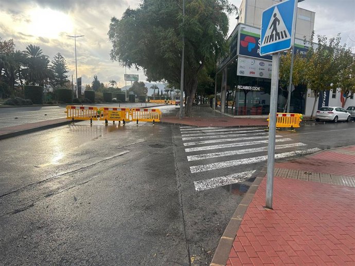 Tramo cortado en la avenida Miguel Induráin y desvío provisional para el tráfico