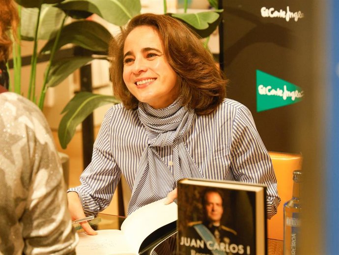 Laurence Debray en la firma de libros de las memorias del Rey Juan Carlos a 12 de diciembre de 2025 en Madrid (España).