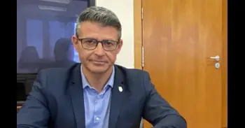 El alcalde de Almussafes dimite de todos sus cargos orgánicos del PSOE pero seguirá como primer edil