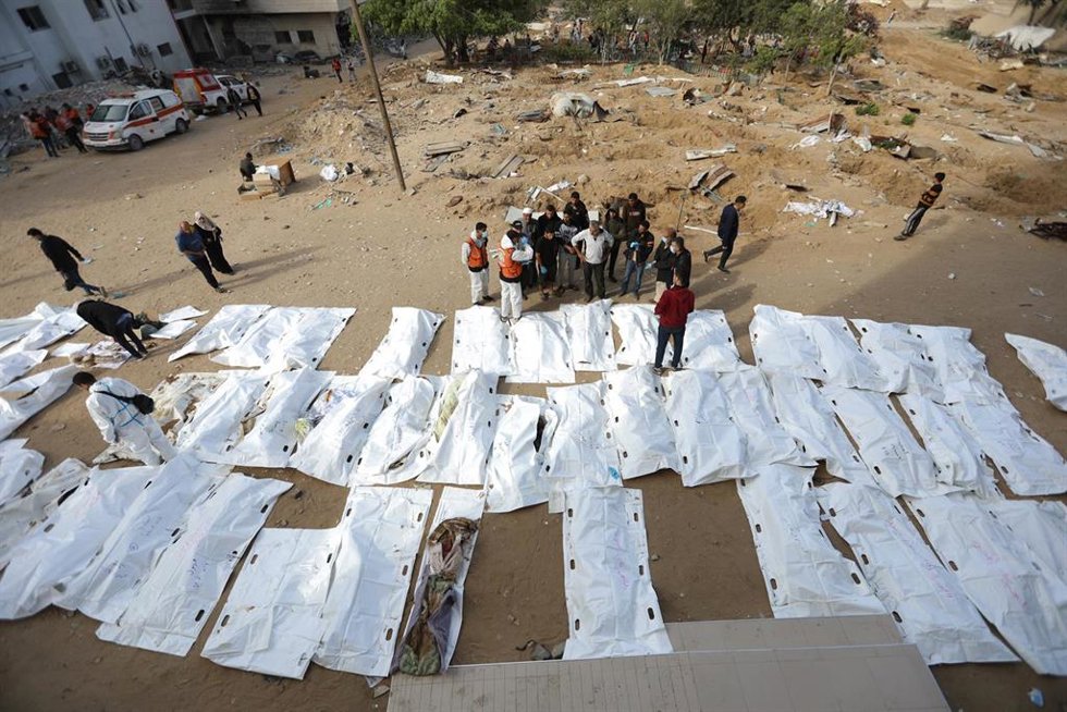 Cadáveres cerca del Hospital de Al Shifa, en la Franja de Gaza