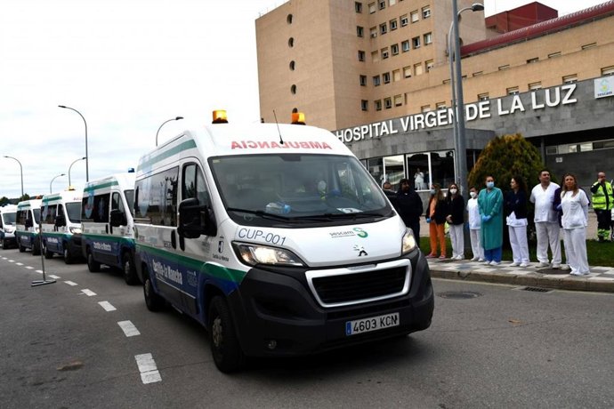 Operativo de traslado de pacientes en el Hospital de Cuenca.