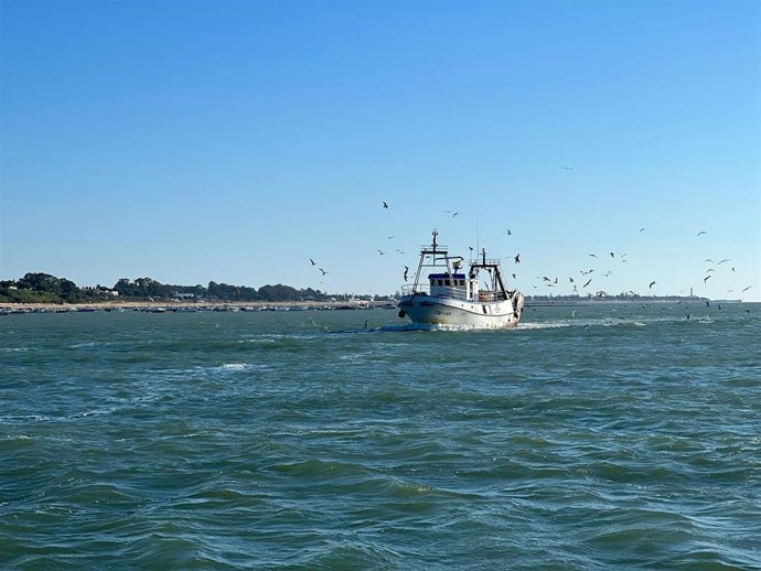 Archivo - Barco pesquero.