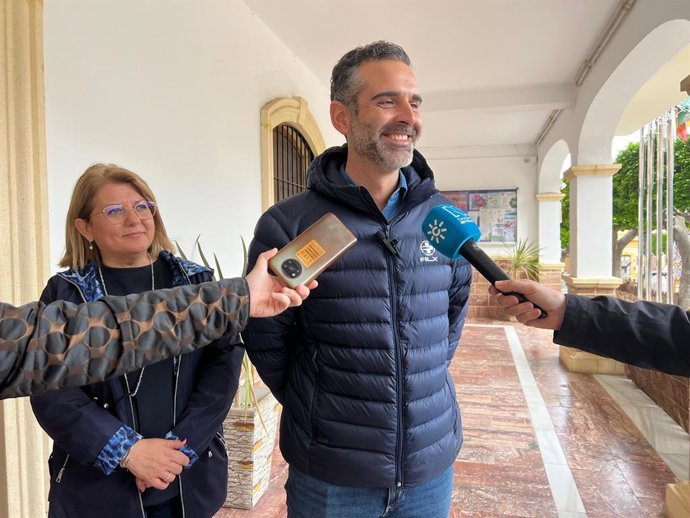 El consejero de Agricultura, Pesca, Agua y Desarrollo Rural de la Junta de Andalucía, Ramón Fernández-Pacheco, en declaraciones a medios.