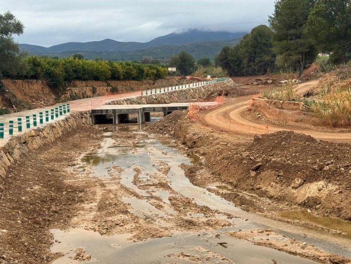 Obras de recuperación de caminos rurales y estructuras de drenaje dañados en el término municipal de Pedralba.