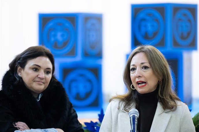 La presidenta del Partido Popular de Málaga, Patricia Navarro, ha destacado a Torremolinos como un gran ejemplo del liderazgo femenino que el PP practica dentro y fuera de la provincia