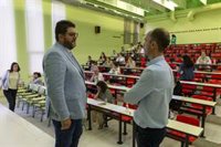 El Gobierno emplaza a la Junta de Personal Docente a "próximas" mesas técnicas para "mejorar" las Oposiciones de 2026