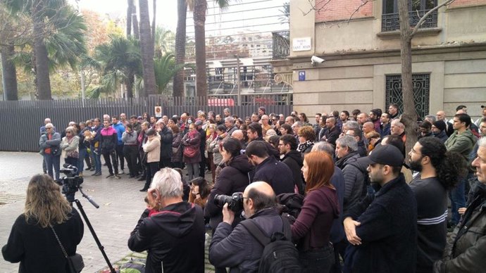 Concentración en el paseo Sant Joan