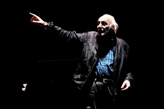 Archivo - El actor Héctor Alterio durante la presentación de la obra 'Como hace 3000 años' en los Teatros del Canal, en Madrid (España), a 1 de octubre de 2019.