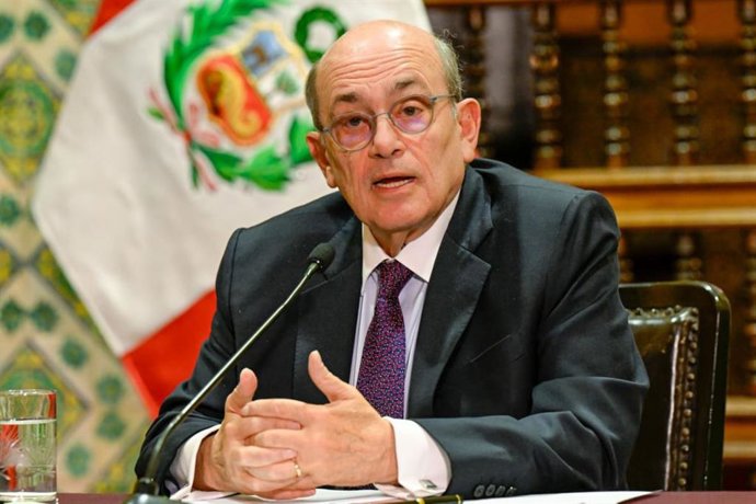 Ministro de Relaciones Exteriores, Hugo de Zela.