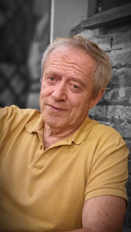 La DPZ concede el I Premio Santa Isabel de literatura en aragonés a Antonio Andreu por 'Esmolando a luenga'.