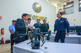 El jefe de Estado visitó el Centro de Gestión de Seguridad Ciudadana de la ciudad del Cusco.