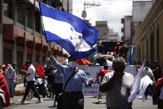 Archivo - September 15, 2021, Tegucigalpa, Tegucigalpa, Honduras: The Free Party makes a march in commemoration of the bicentennial of the independence of Honduras.Led by the presidential candidate Xiomara Castro de Zelaya and the former president of Hond