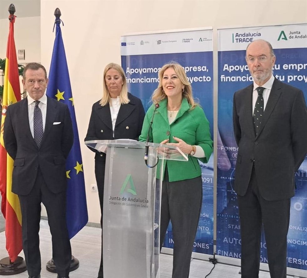 El Consejo Rector de Andalucía Trade, presidido por la consejera de Economía, Hacienda, Fondos Europeos y Diálogo Social, Carolina España.