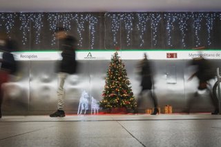 Metro de Granada en Navidad.