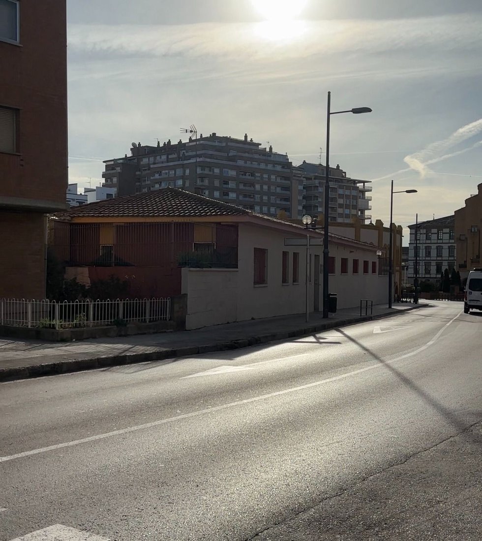 Imagen del exterior del Albergue de Huesca.