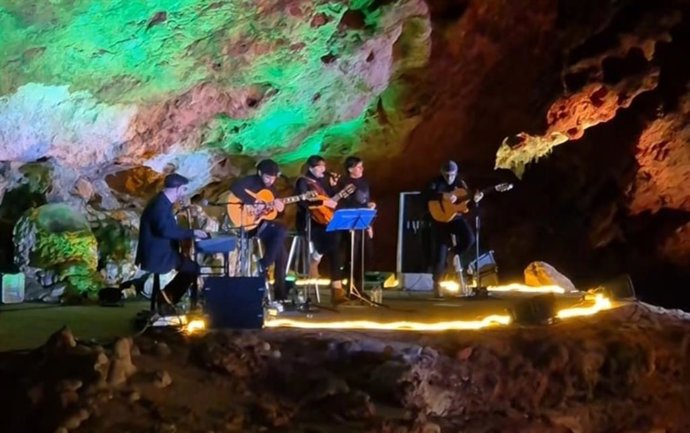 Rozalén cierra "con gran éxito" el ciclo de conciertos por el 20 aniversario de El Soplao