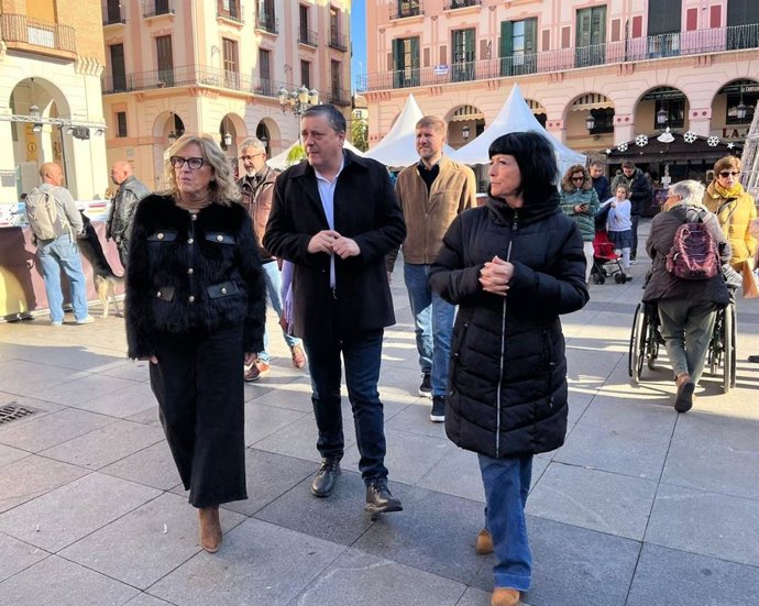 El portavoz del grupo parlamentario socialista en las Cortes, Fernando Sabés, este domingo en Huesca.