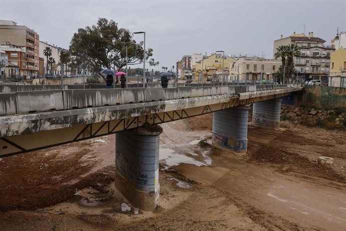 Situación de alerta roja por lluvias extremas por el paso de la borrasca Emilia, en Paiporta, a 14 de diciembre de 2025, en Paiporta
