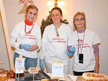 La Infanta Elena en el Mercadillo Solidario de Mapfre a 14 de diciembre de 2025 en Madrid (España).