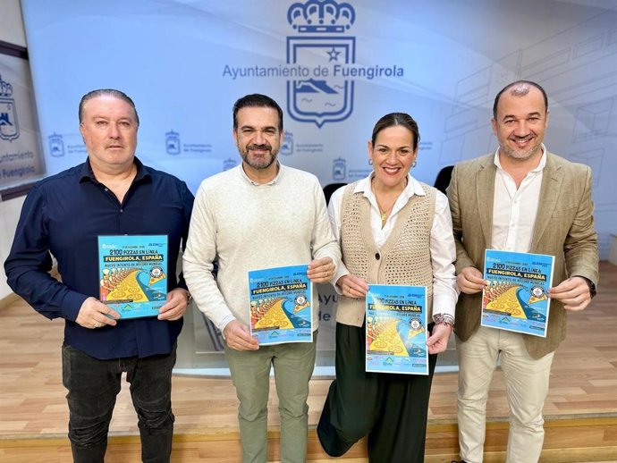 Presentación intento de récord mundial de más pizzas en línea en Fuengirola