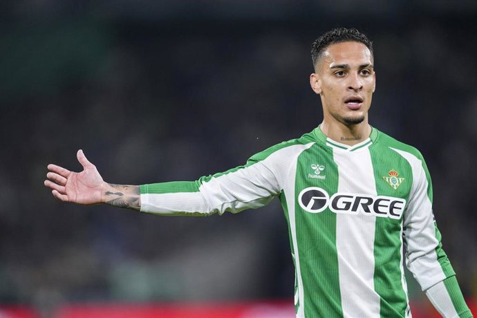 Antony con el Real Betis