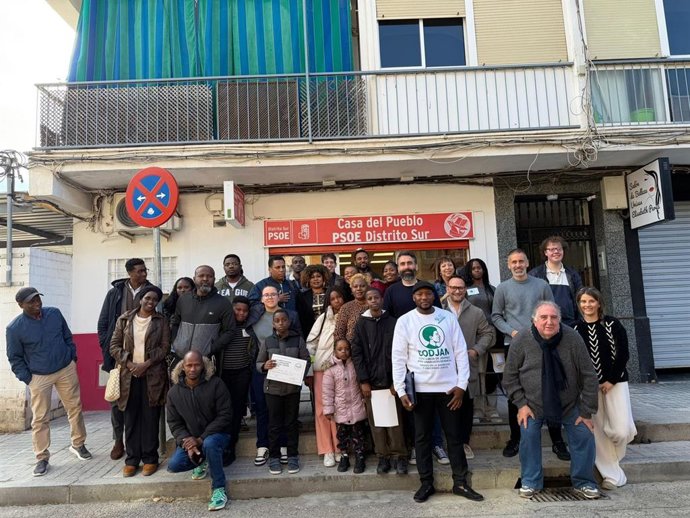Encuentro celebrado en la agrupación socialista del Distrito Sur de Córdoba.