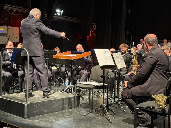 Concierto de la Banda Municipal de Almería en el Teatro Apolo.