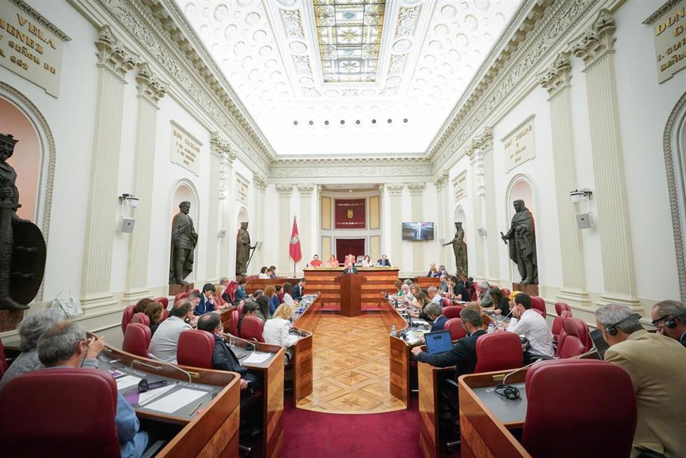 AM.-PP y Elkarrekin muestran su disposición al "diálogo" con PNV y PSE entre críticas a la gestión de González en Álava